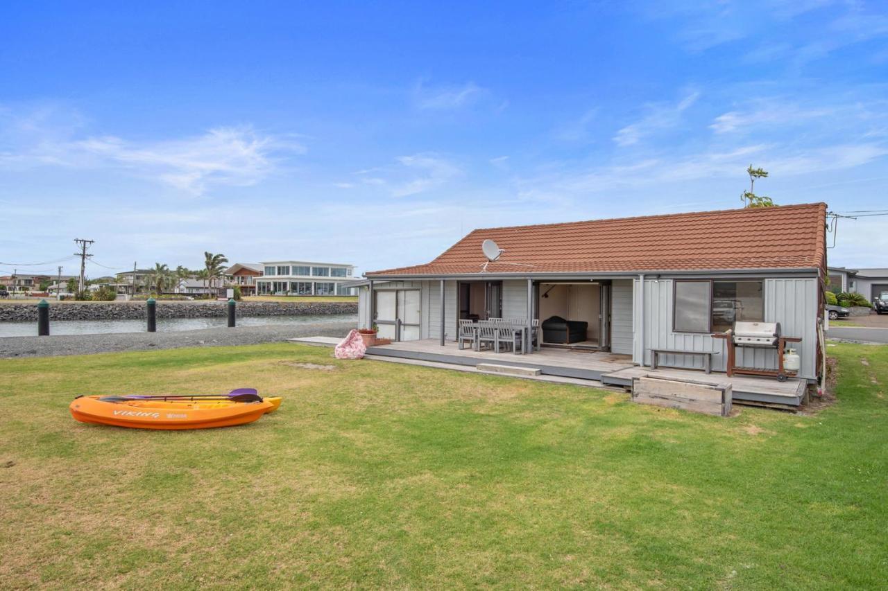 The Sunrise Bach - One Tree Point Holiday Home Ngoại thất bức ảnh